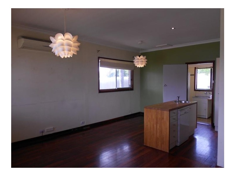 18 Parsons Street, Embleton WA 6062