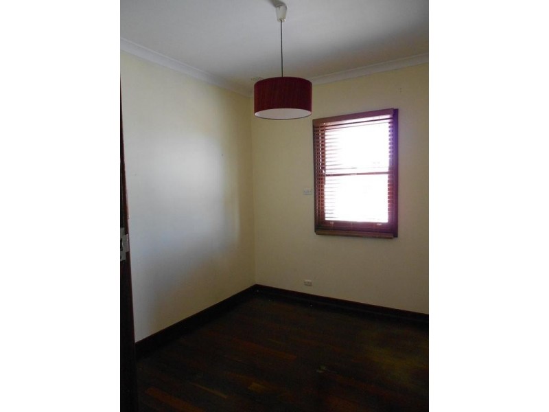 18 Parsons Street, Embleton WA 6062