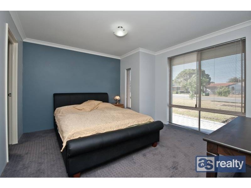 34 Broadway, Embleton WA 6062