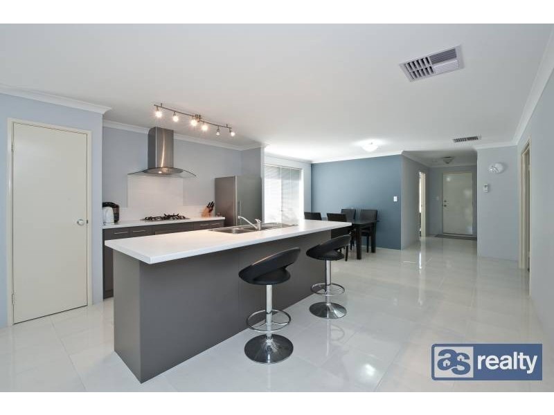 34 Broadway, Embleton WA 6062