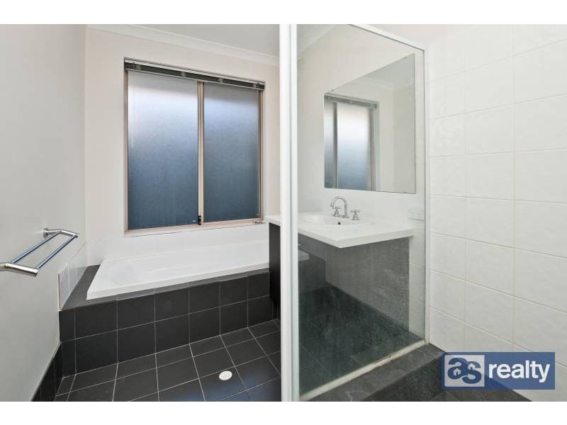 34 Broadway, Embleton WA 6062