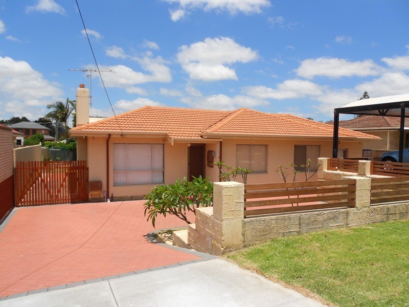 16 Gatton Way, Embleton WA 6062
