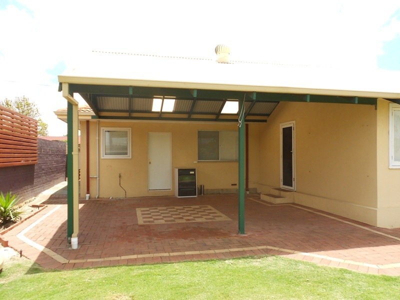 16 Gatton Way, Embleton WA 6062