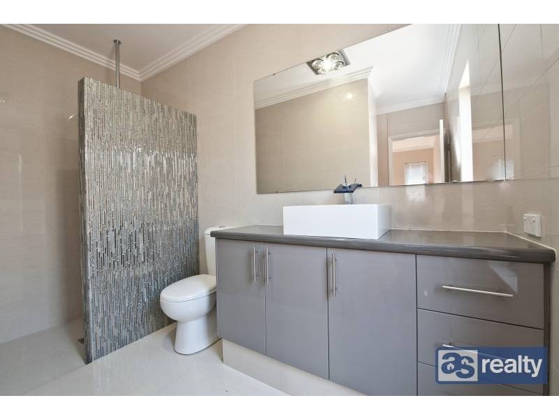 B/10 Parsons Street, Embleton WA 6062