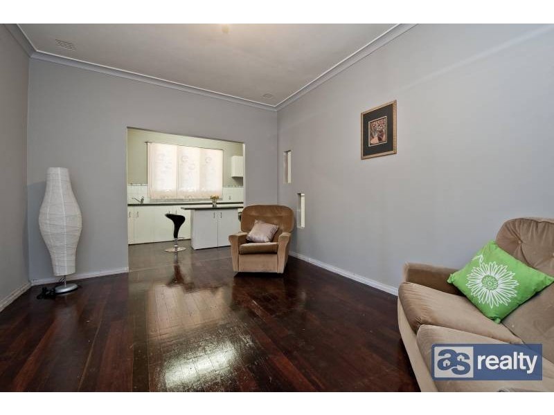 4 Ware Street, Embleton WA 6062