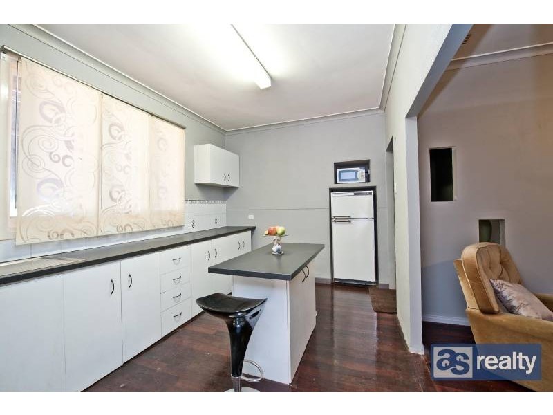 4 Ware Street, Embleton WA 6062