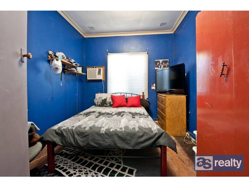 4 Ware Street, Embleton WA 6062