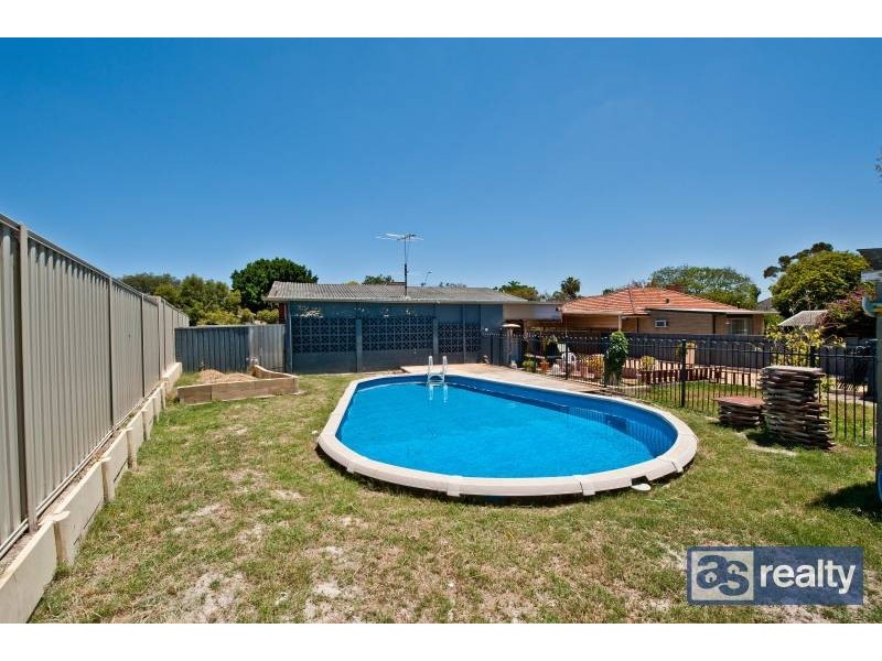 4 Ware Street, Embleton WA 6062