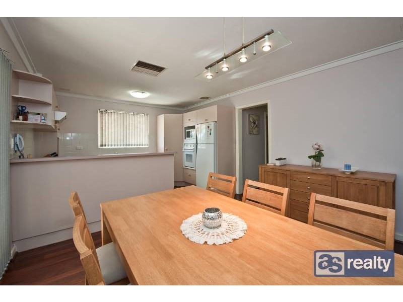 9 Holmwood Way, Embleton WA 6062