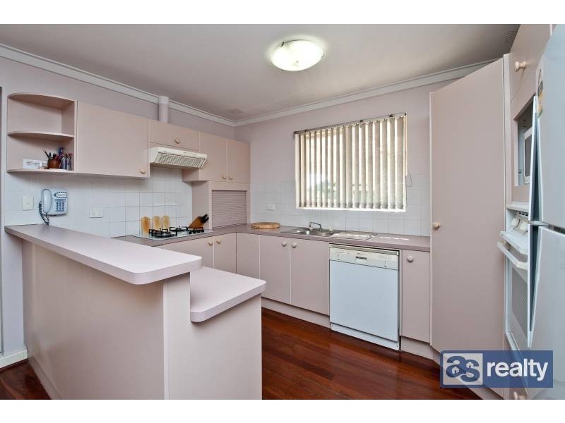 9 Holmwood Way, Embleton WA 6062