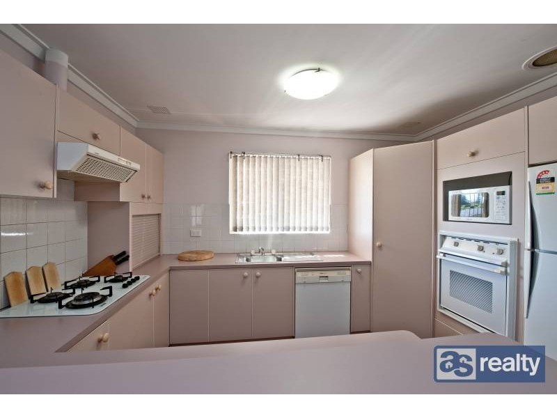 9 Holmwood Way, Embleton WA 6062