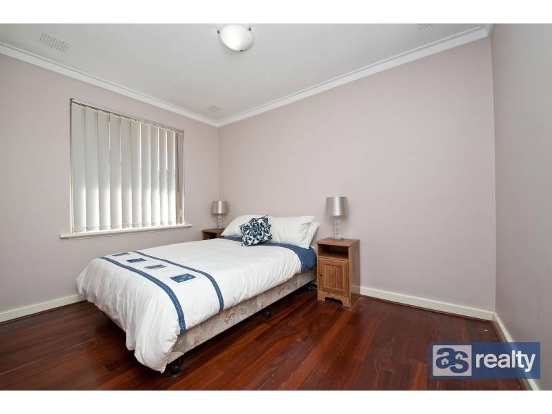 9 Holmwood Way, Embleton WA 6062