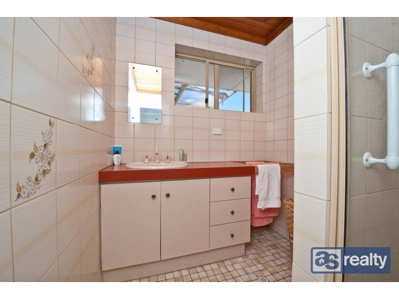 9 Holmwood Way, Embleton WA 6062