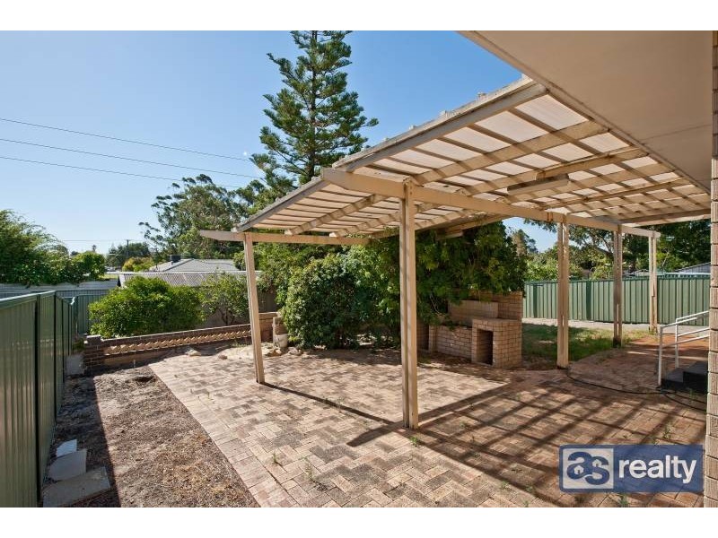 9 Holmwood Way, Embleton WA 6062