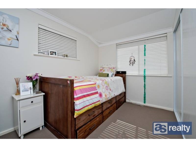 3 Ockley Square, Embleton WA 6062