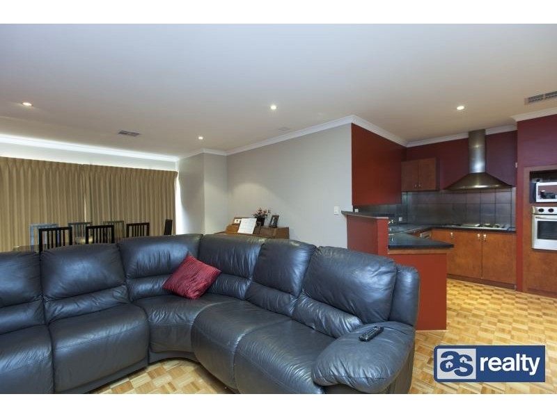 12A Sanderson Street, Embleton WA 6062