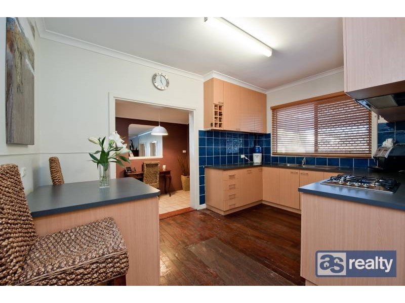 4 Irwin Road, Embleton WA 6062