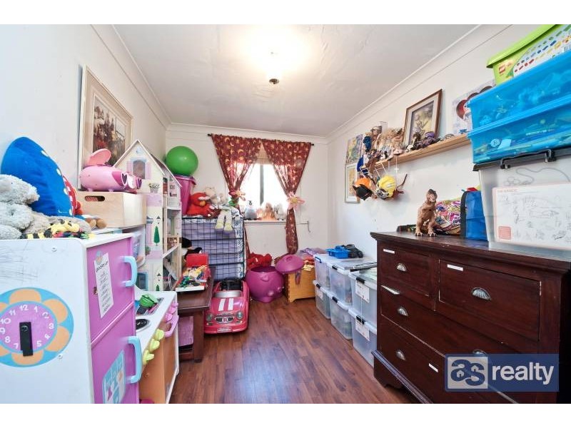 4 Irwin Road, Embleton WA 6062