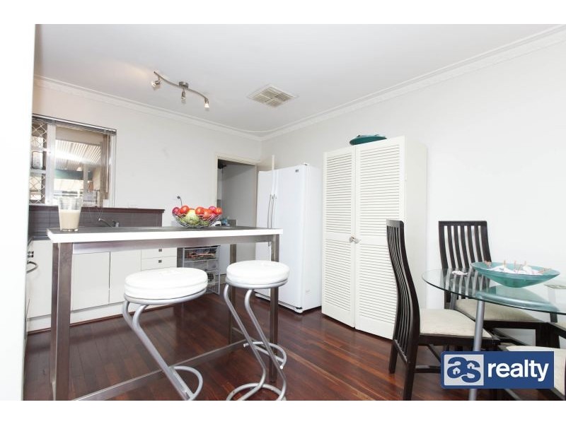 B/10 Cameron Street, Embleton WA 6062