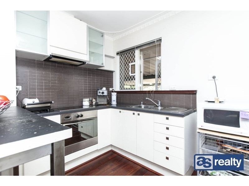 B/10 Cameron Street, Embleton WA 6062