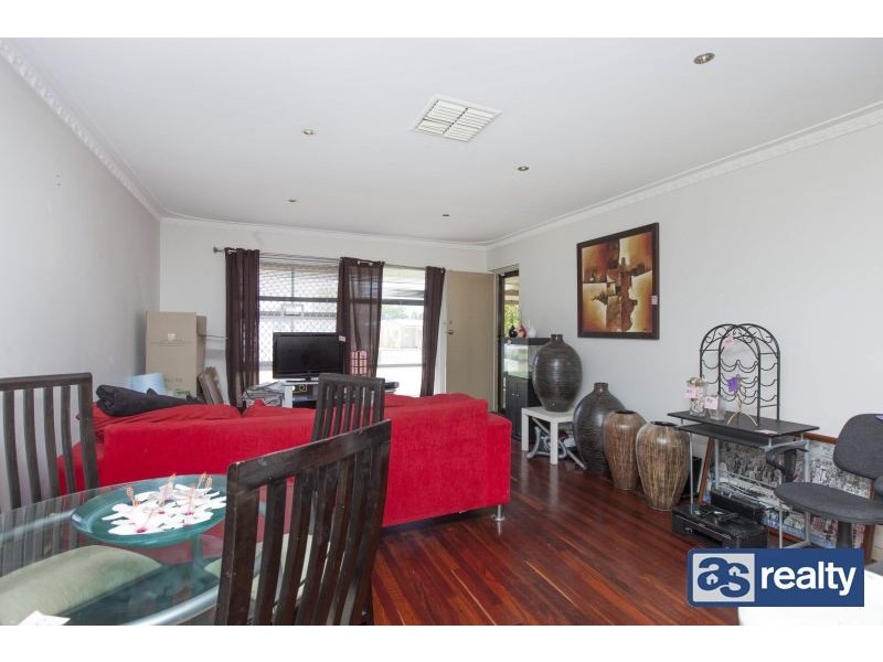 B/10 Cameron Street, Embleton WA 6062