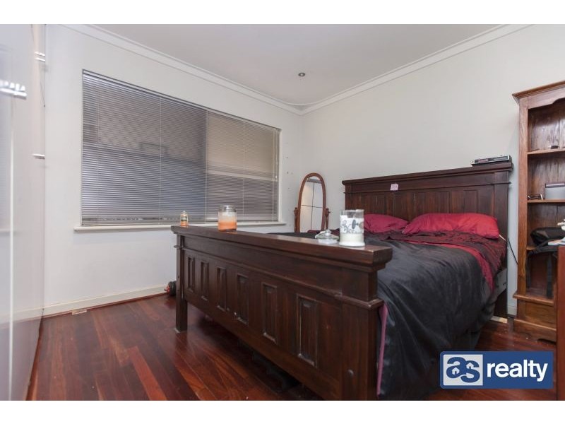 B/10 Cameron Street, Embleton WA 6062