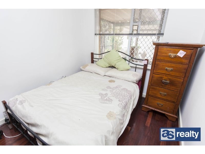 B/10 Cameron Street, Embleton WA 6062