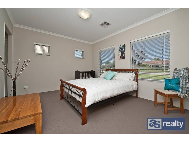 59 Holmwood Way, Embleton WA 6062