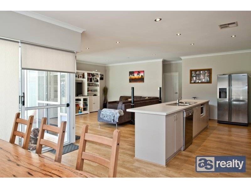 59 Holmwood Way, Embleton WA 6062