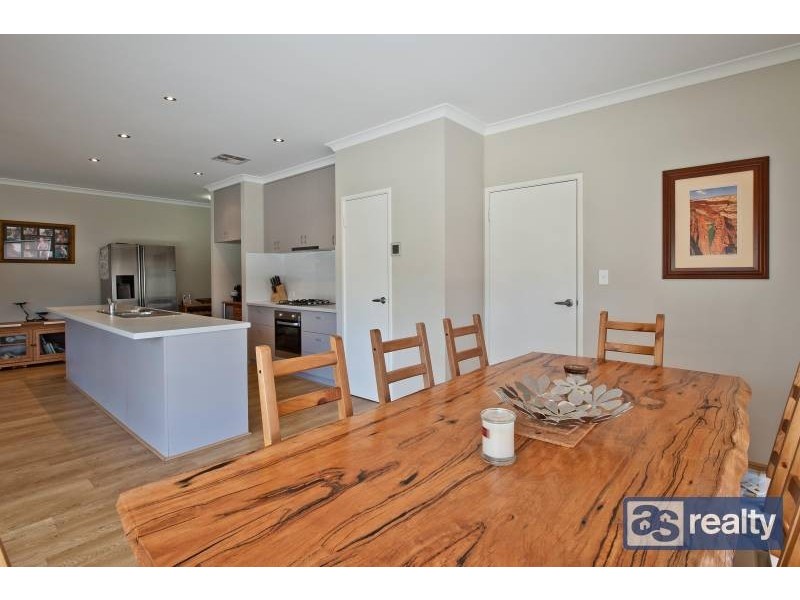 59 Holmwood Way, Embleton WA 6062