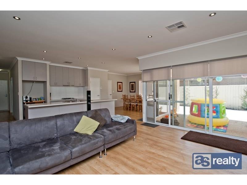 59 Holmwood Way, Embleton WA 6062