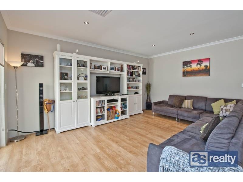 59 Holmwood Way, Embleton WA 6062