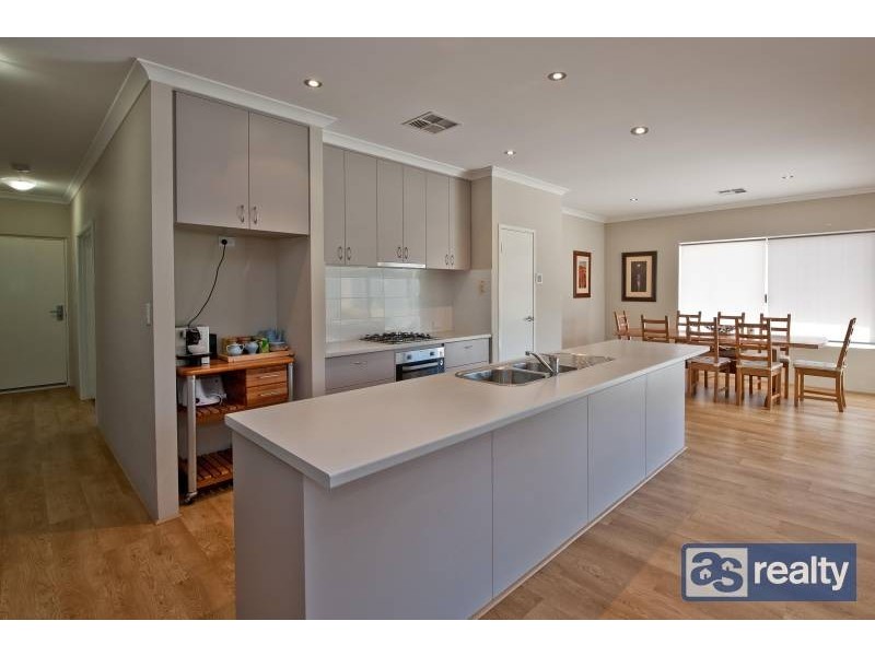 59 Holmwood Way, Embleton WA 6062