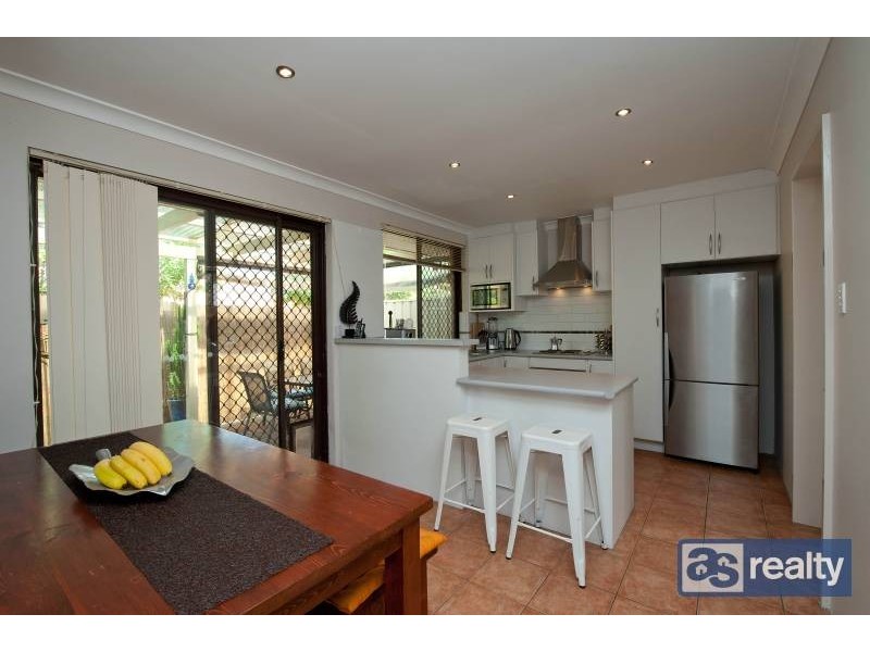 4/2 Nagel Place, Dianella WA 6059