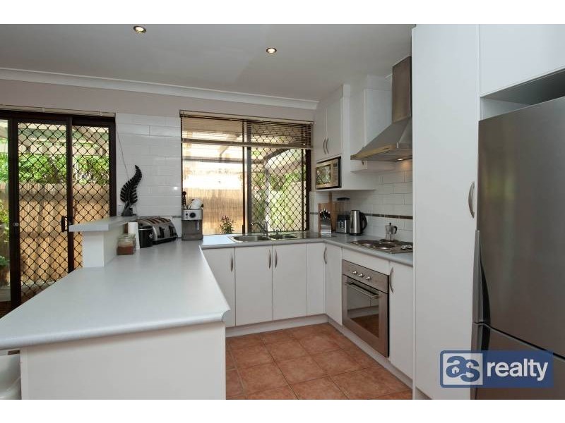 4/2 Nagel Place, Dianella WA 6059