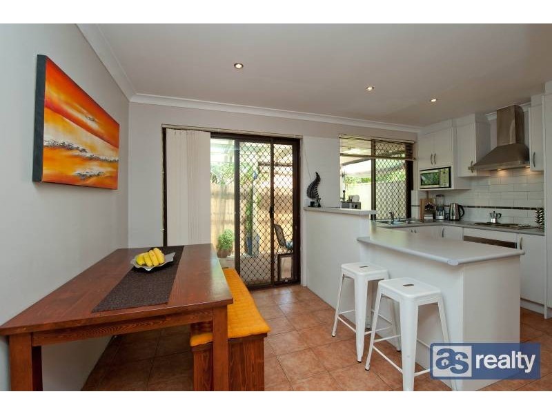 4/2 Nagel Place, Dianella WA 6059