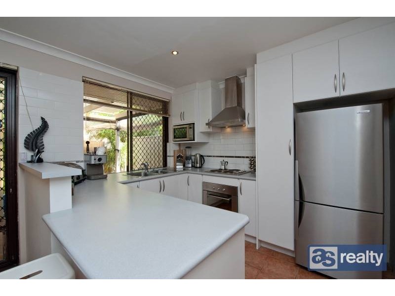 4/2 Nagel Place, Dianella WA 6059