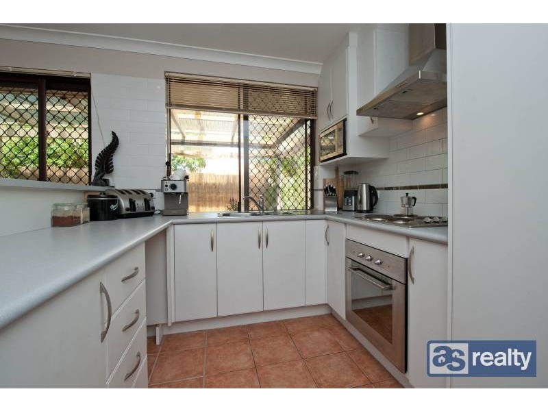 4/2 Nagel Place, Dianella WA 6059