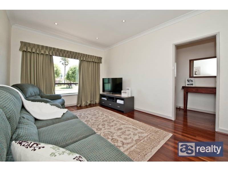 52 Hudson Street, Bayswater WA 6053