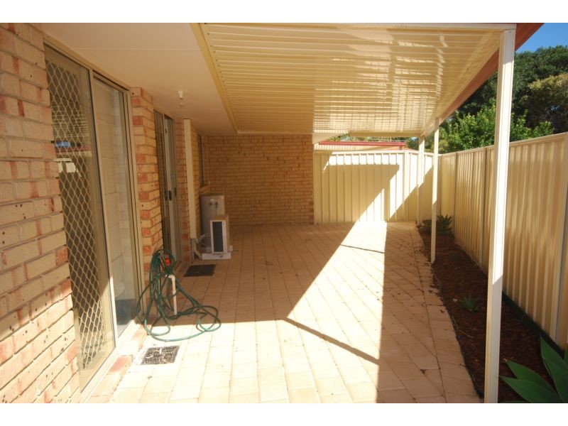 2/5 Ontario Road, Dianella WA 6059