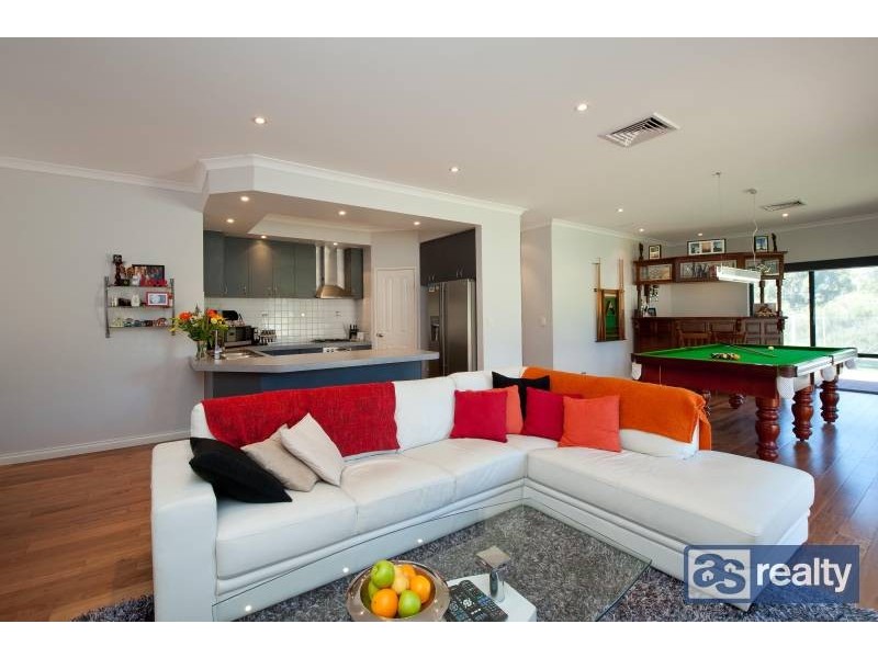 33 Parsons Street, Embleton WA 6062