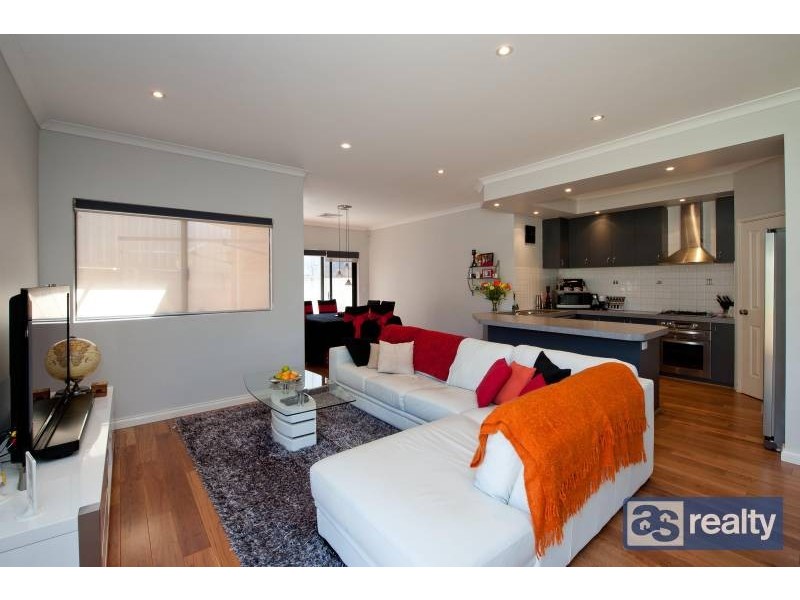 33 Parsons Street, Embleton WA 6062