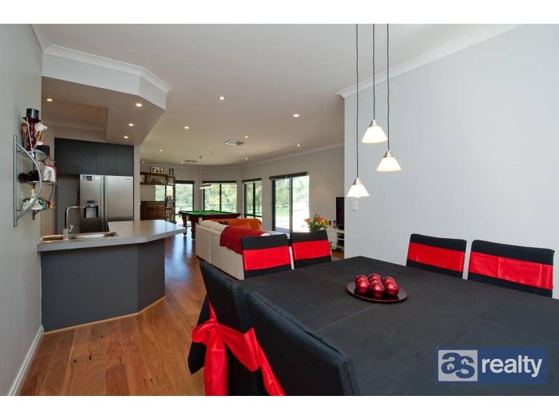 33 Parsons Street, Embleton WA 6062