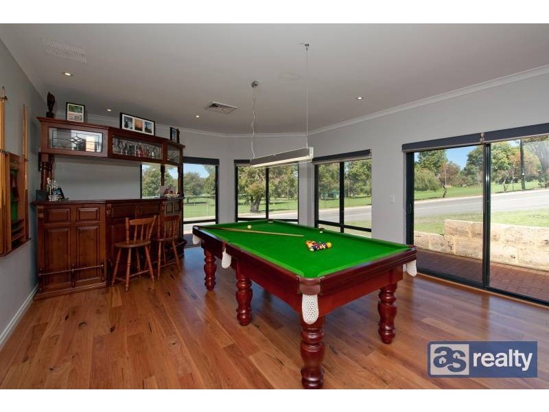 33 Parsons Street, Embleton WA 6062