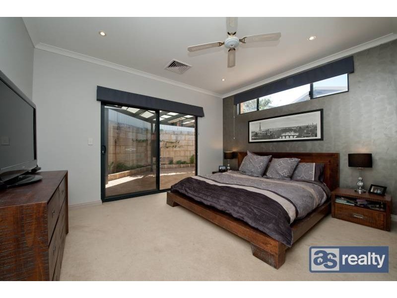 33 Parsons Street, Embleton WA 6062