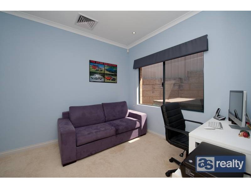 33 Parsons Street, Embleton WA 6062