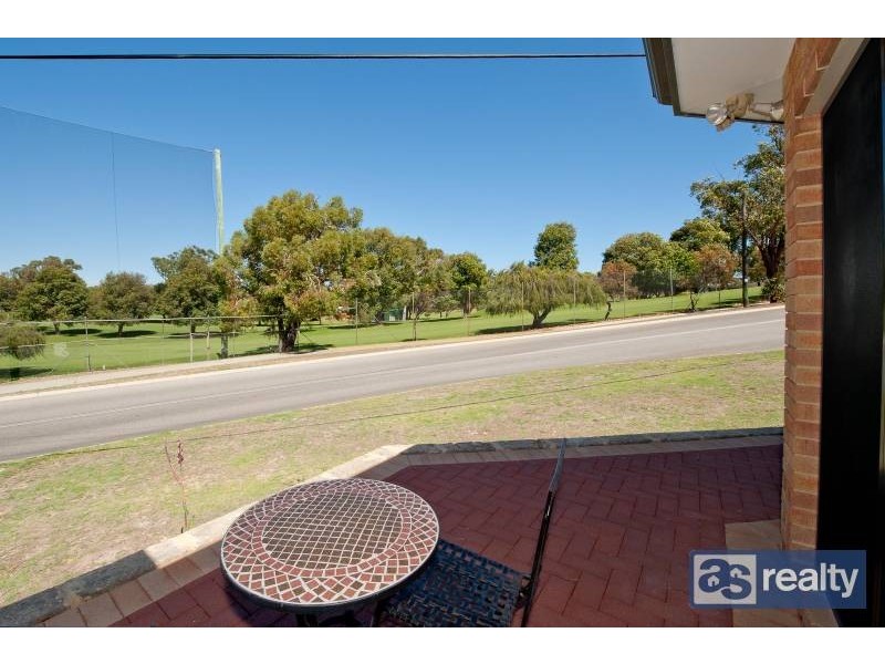 33 Parsons Street, Embleton WA 6062