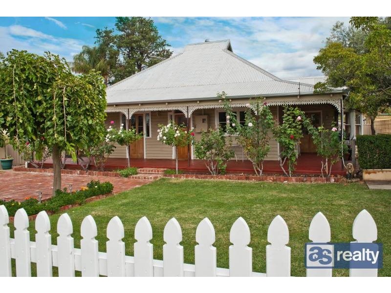 63 Ivanhoe Street, Bassendean WA 6054