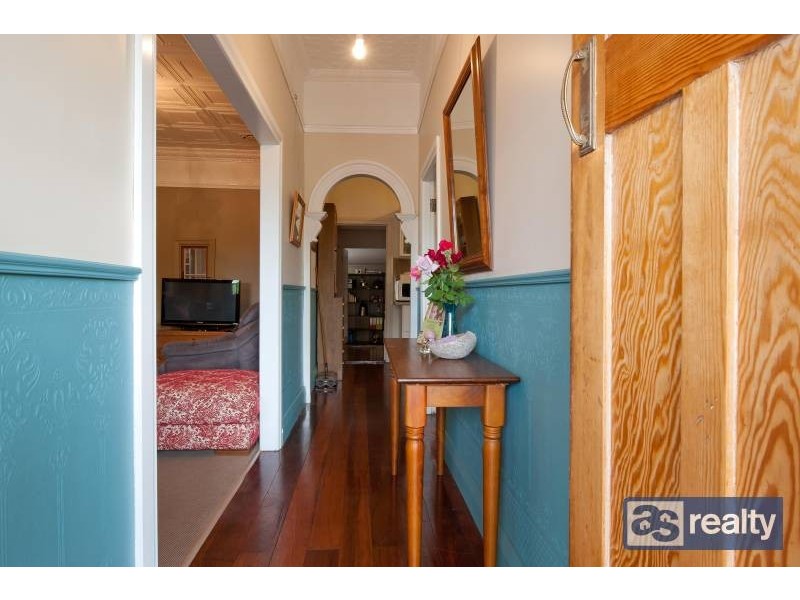 63 Ivanhoe Street, Bassendean WA 6054