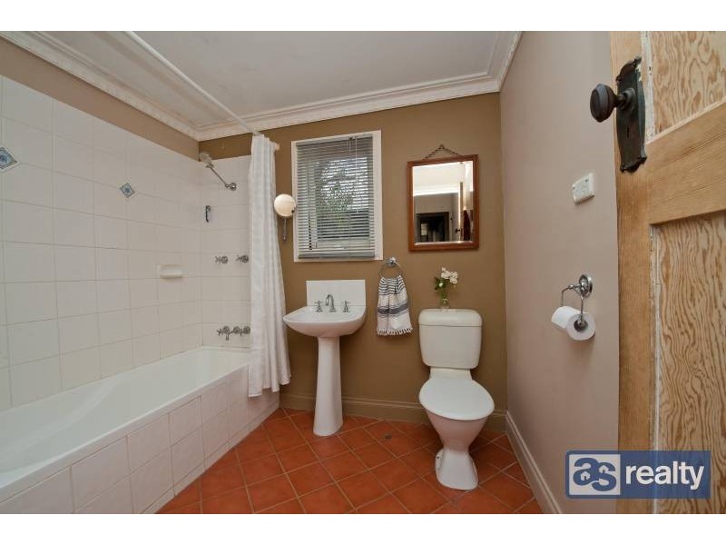 63 Ivanhoe Street, Bassendean WA 6054